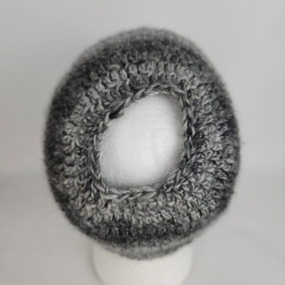 Handmade Grey Knit Pony Tail Toque - Picture 6 of 7